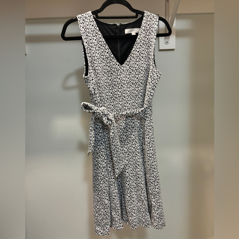 Ann Taylor LOFT Black and White Floral Jacquard Tie Dress